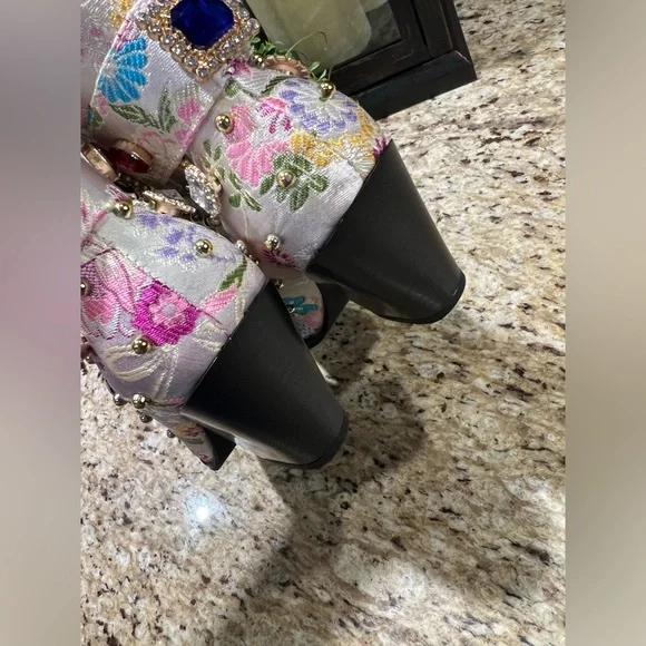 AZALEA WANG DILIGENT EMBELLISHED BASIC CHUNKY BOOTIE IN BONE 7.5 - Picture 13 of 16